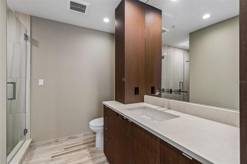 For Rent: $4,850 (2 beds, 2 baths, 1278 Square Feet)