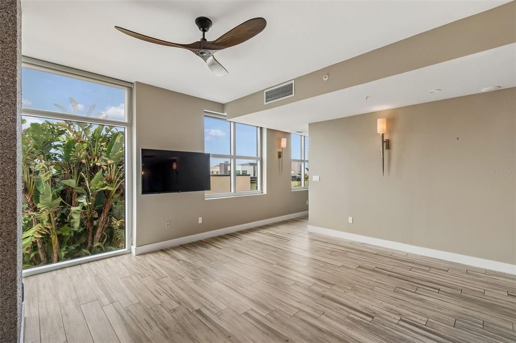 For Rent: $4,850 (2 beds, 2 baths, 1278 Square Feet)
