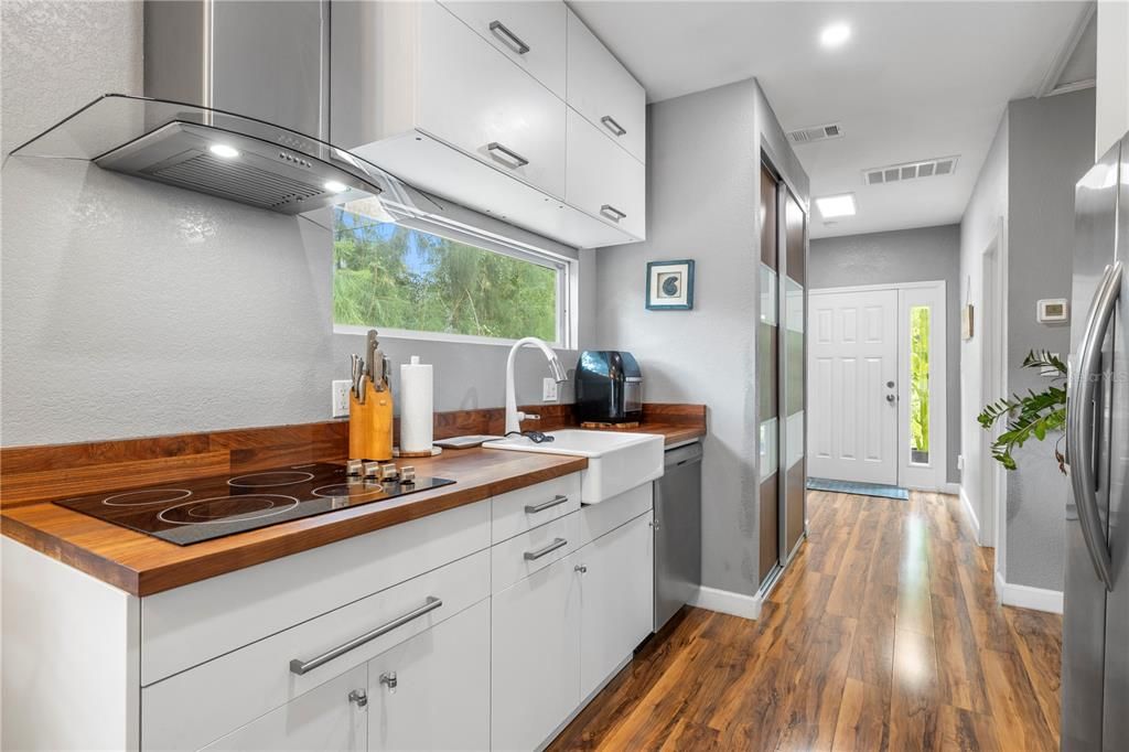 Activo con contrato: $250,000 (2 camas, 1 baños, 753 Pies cuadrados)
