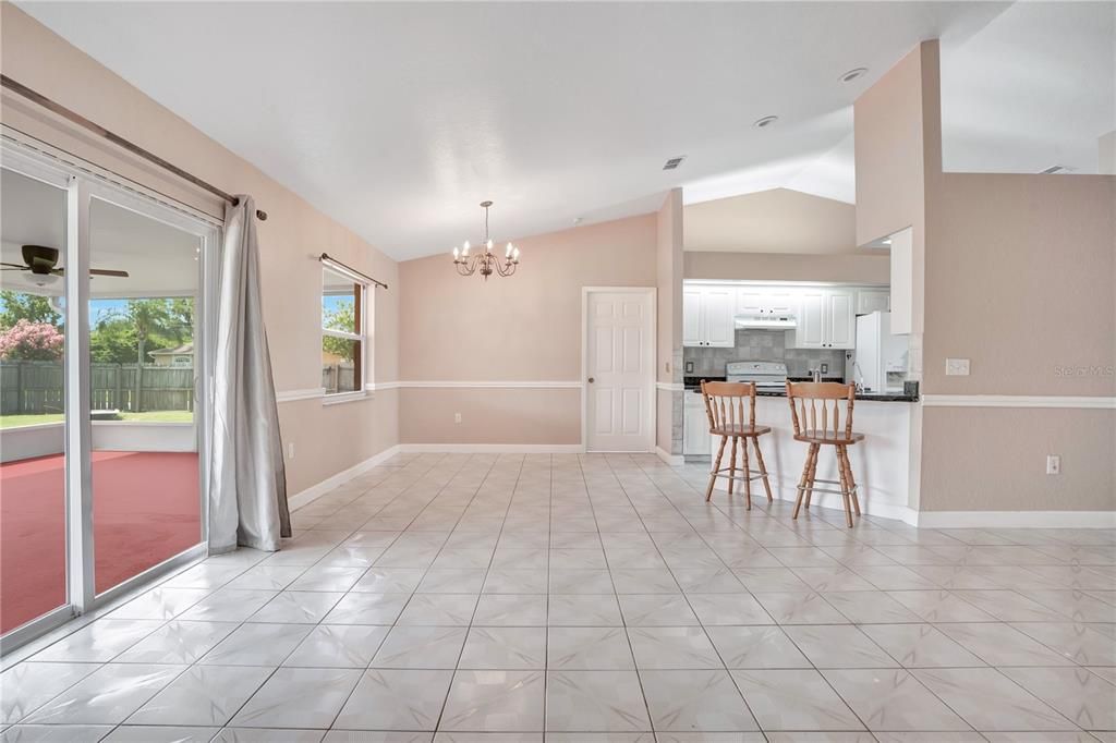 En Venta: $370,000 (4 camas, 2 baños, 1791 Pies cuadrados)