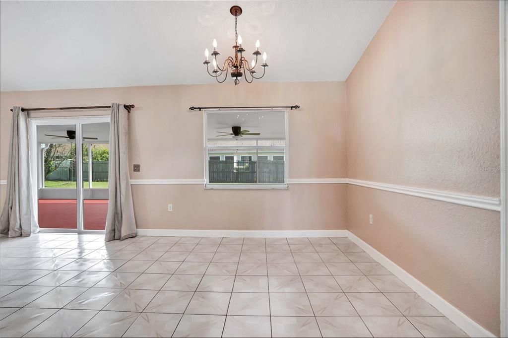 En Venta: $370,000 (4 camas, 2 baños, 1791 Pies cuadrados)