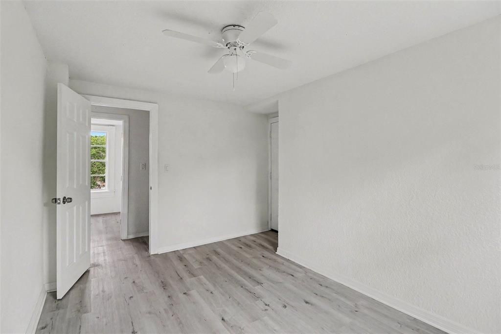 На продажу: $274,900 (4 спален, 2 ванн, 1542 Квадратных фут)