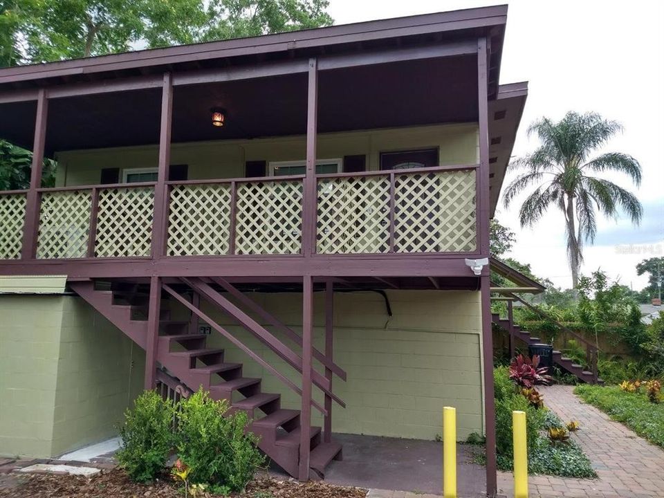 For Rent: $2,045 (2 beds, 1 baths, 900 Square Feet)