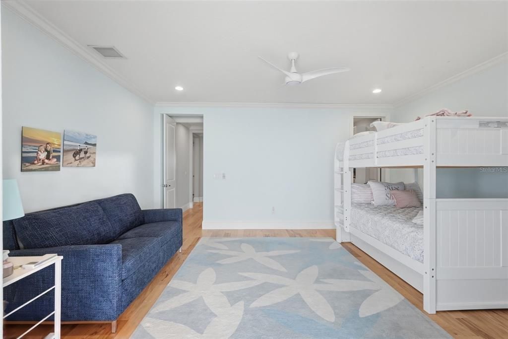 En Venta: $7,400,000 (5 camas, 4 baños, 5615 Pies cuadrados)