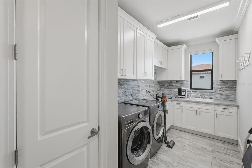 En Venta: $7,400,000 (5 camas, 4 baños, 5615 Pies cuadrados)