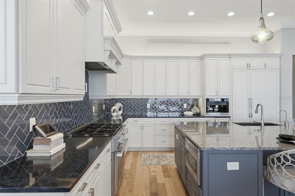 En Venta: $7,400,000 (5 camas, 4 baños, 5615 Pies cuadrados)