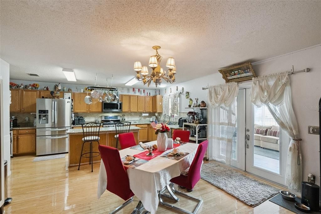 На продажу: $499,500 (4 спален, 2 ванн, 2758 Квадратных фут)