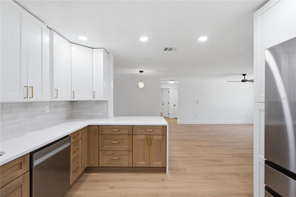 For Sale: $550,000 (3 beds, 2 baths, 1470 Square Feet)