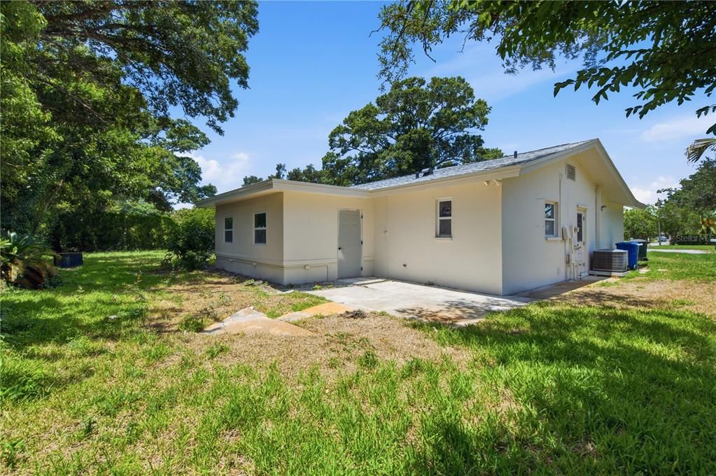 For Sale: $550,000 (3 beds, 2 baths, 1470 Square Feet)