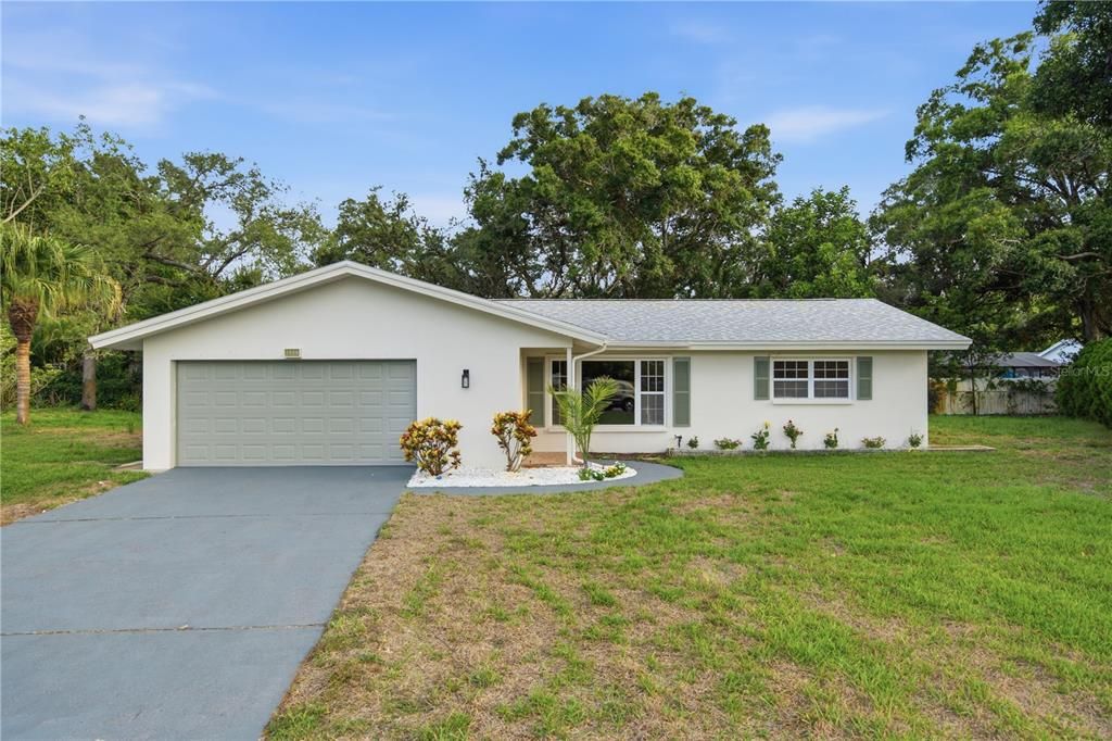 For Sale: $550,000 (3 beds, 2 baths, 1470 Square Feet)