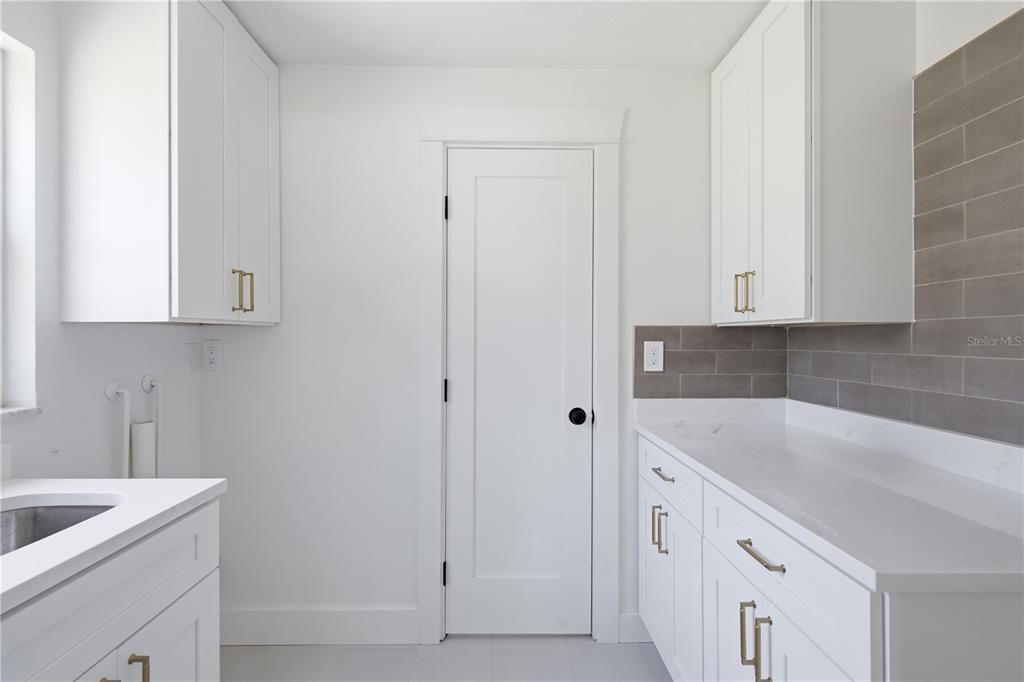 For Sale: $550,000 (3 beds, 2 baths, 1470 Square Feet)
