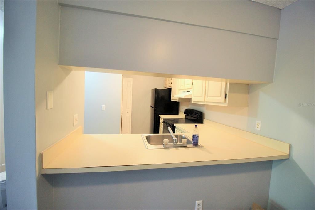 For Sale: $135,000 (1 beds, 1 baths, 766 Square Feet)