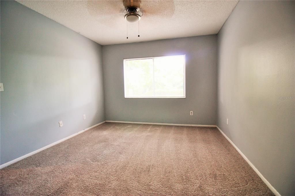 For Sale: $135,000 (1 beds, 1 baths, 766 Square Feet)