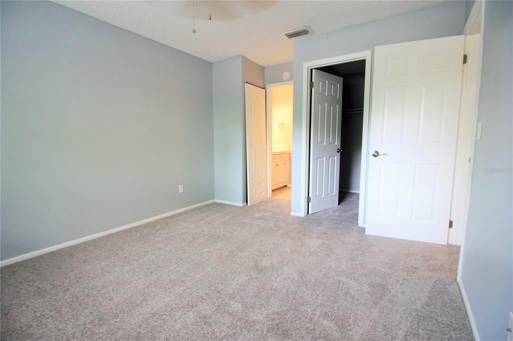 For Sale: $135,000 (1 beds, 1 baths, 766 Square Feet)