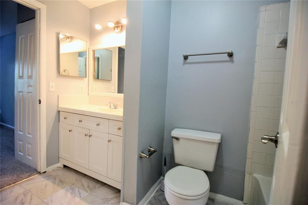For Sale: $135,000 (1 beds, 1 baths, 766 Square Feet)