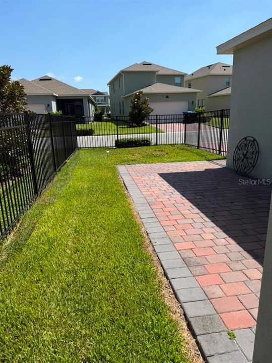 For Rent: $3,300 (4 beds, 2 baths, 2027 Square Feet)