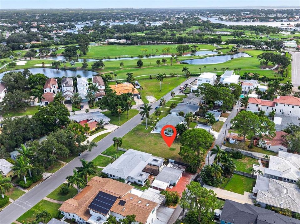 待售: $799,000 (0.23 acres)