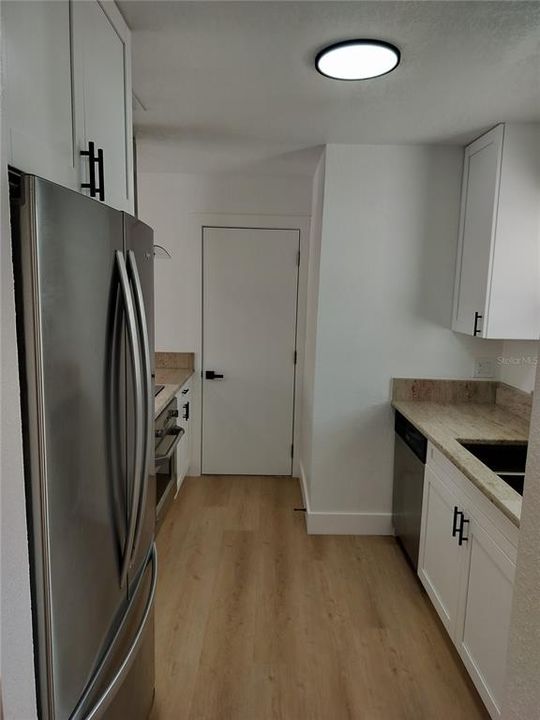 На продажу: $349,000 (2 спален, 2 ванн, 980 Квадратных фут)