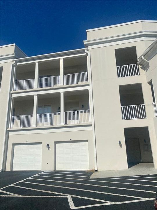 For Rent: $2,950 (2 beds, 2 baths, 1554 Square Feet)