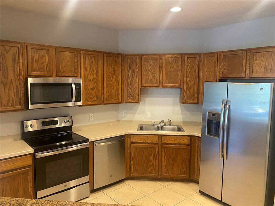 For Rent: $2,950 (2 beds, 2 baths, 1554 Square Feet)