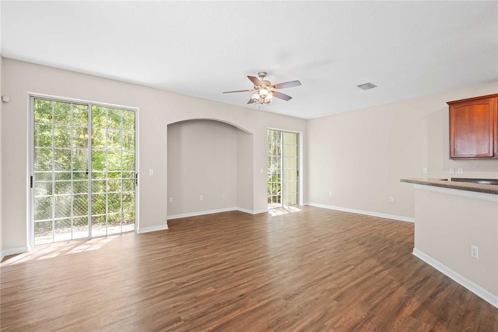 For Sale: $250,000 (3 beds, 2 baths, 1686 Square Feet)