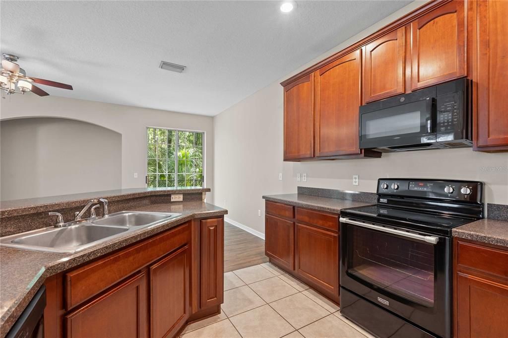 For Sale: $250,000 (3 beds, 2 baths, 1686 Square Feet)