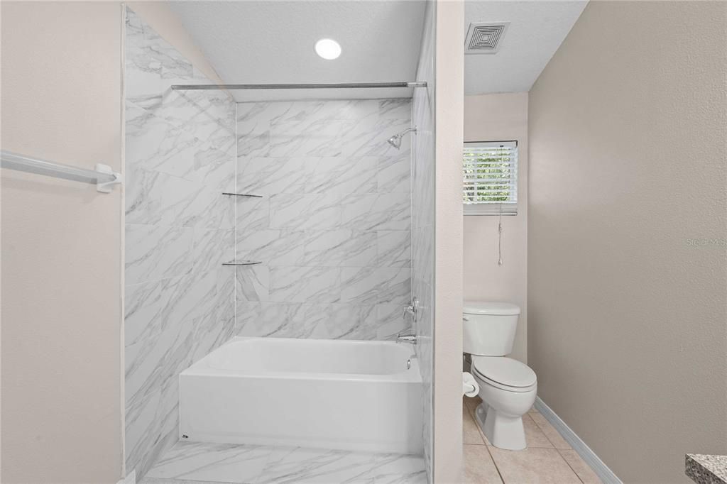 For Sale: $250,000 (3 beds, 2 baths, 1686 Square Feet)