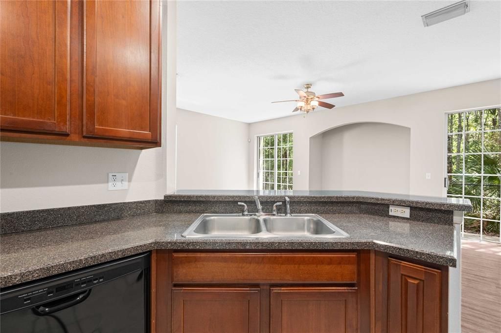 For Sale: $250,000 (3 beds, 2 baths, 1686 Square Feet)