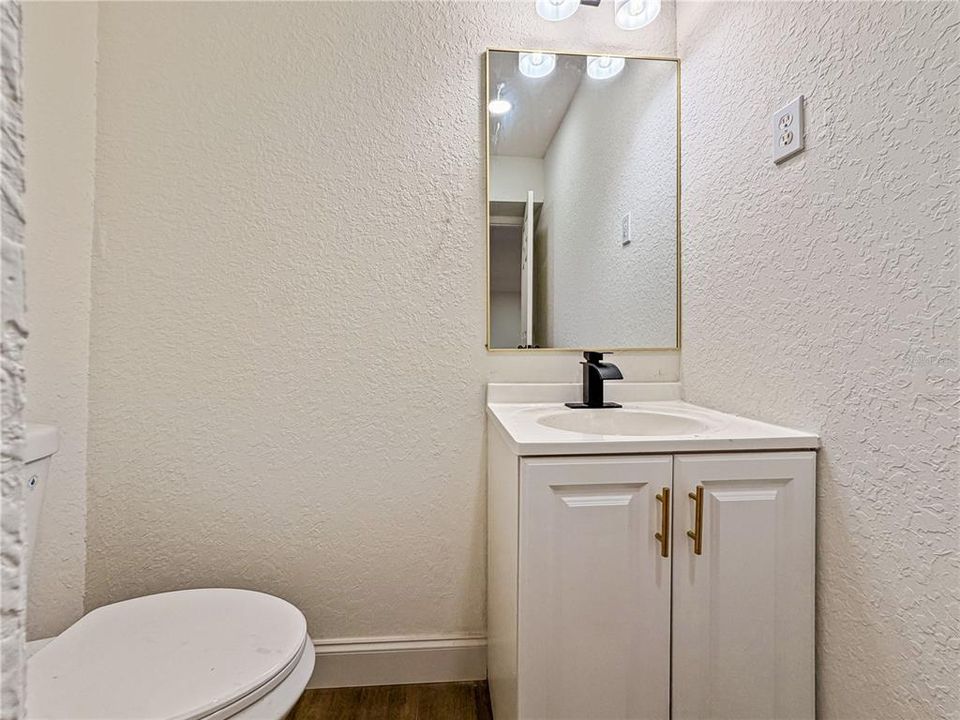 For Sale: $435,000 (5 beds, 3 baths, 1484 Square Feet)