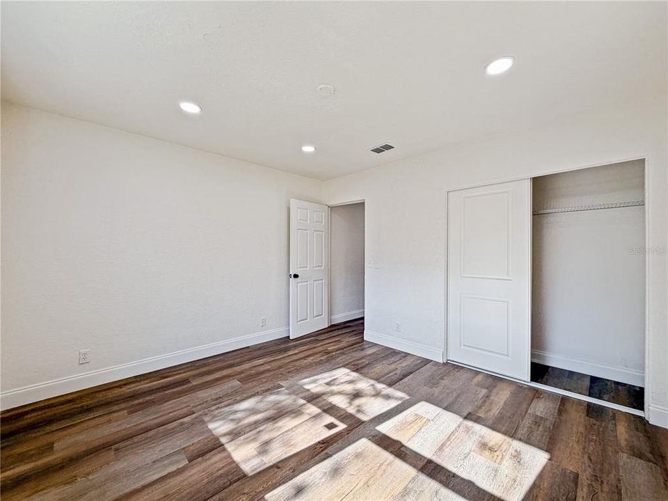 For Sale: $435,000 (5 beds, 3 baths, 1484 Square Feet)