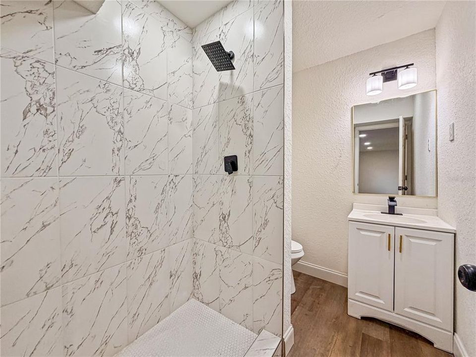 For Sale: $435,000 (5 beds, 3 baths, 1484 Square Feet)