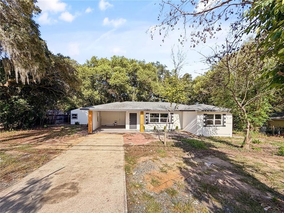 For Sale: $435,000 (5 beds, 3 baths, 1484 Square Feet)