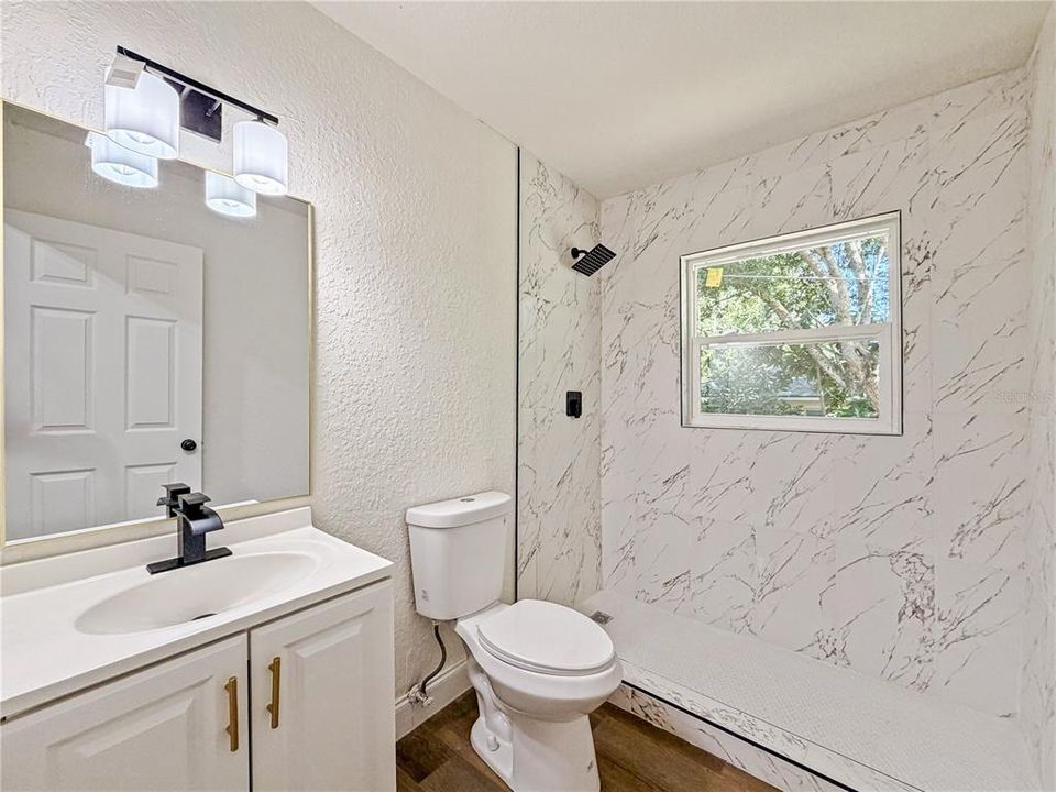 For Sale: $435,000 (5 beds, 3 baths, 1484 Square Feet)