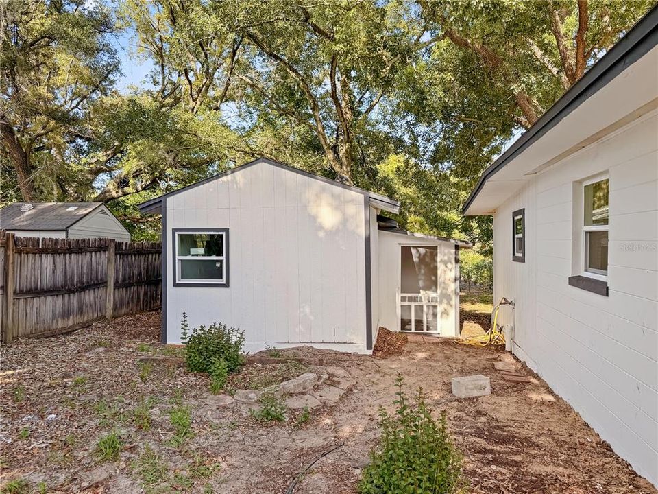 For Sale: $435,000 (5 beds, 3 baths, 1484 Square Feet)