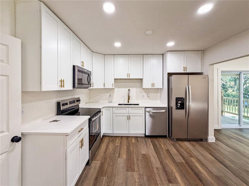 For Sale: $435,000 (5 beds, 3 baths, 1484 Square Feet)
