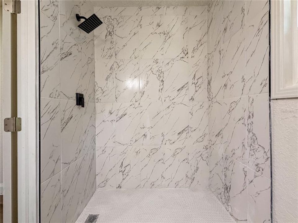 For Sale: $435,000 (5 beds, 3 baths, 1484 Square Feet)