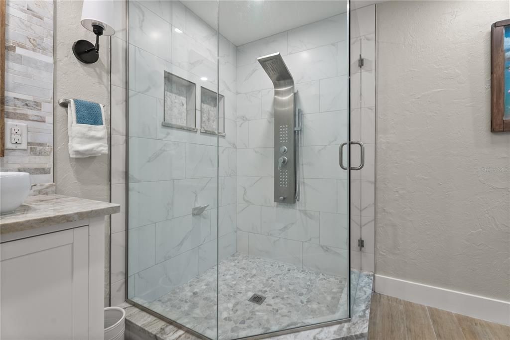 For Sale: $749,000 (3 beds, 2 baths, 1596 Square Feet)