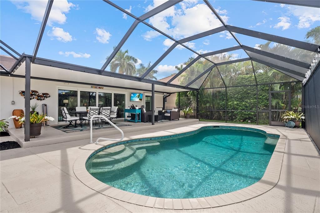 For Sale: $749,000 (3 beds, 2 baths, 1596 Square Feet)