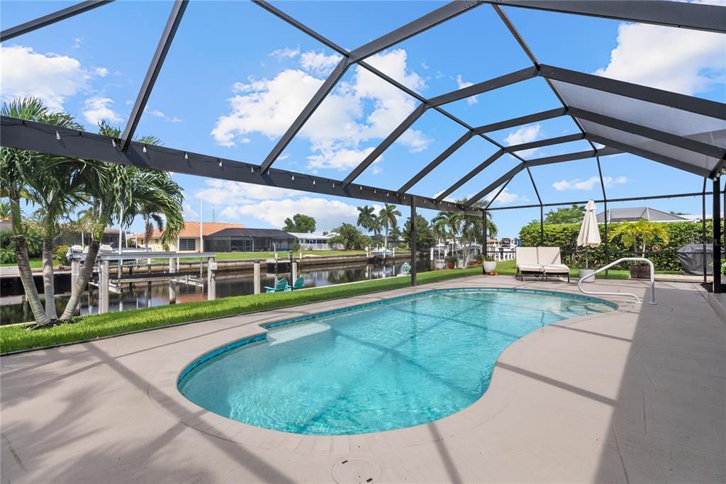 For Sale: $749,000 (3 beds, 2 baths, 1596 Square Feet)