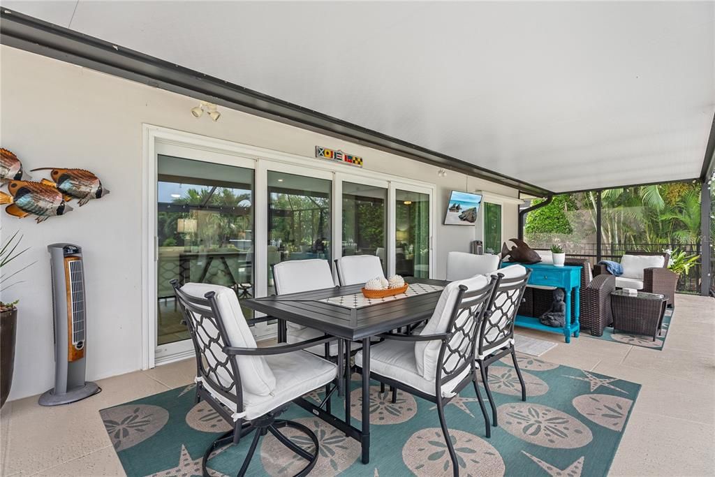 For Sale: $749,000 (3 beds, 2 baths, 1596 Square Feet)