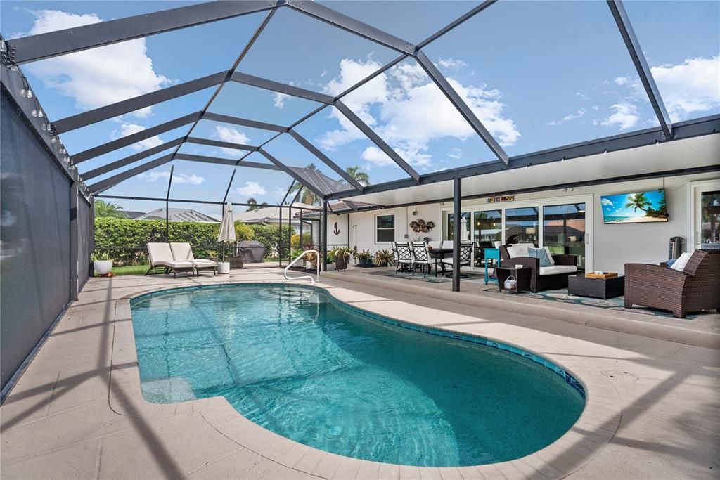 For Sale: $749,000 (3 beds, 2 baths, 1596 Square Feet)