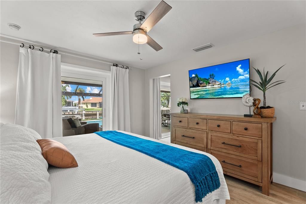 For Sale: $749,000 (3 beds, 2 baths, 1596 Square Feet)