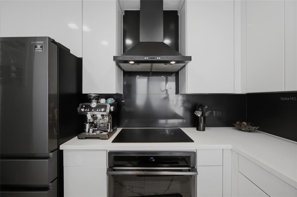 На продажу: $799,999 (2 спален, 2 ванн, 1232 Квадратных фут)