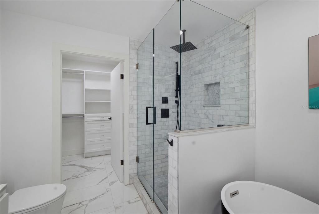 На продажу: $799,999 (2 спален, 2 ванн, 1232 Квадратных фут)