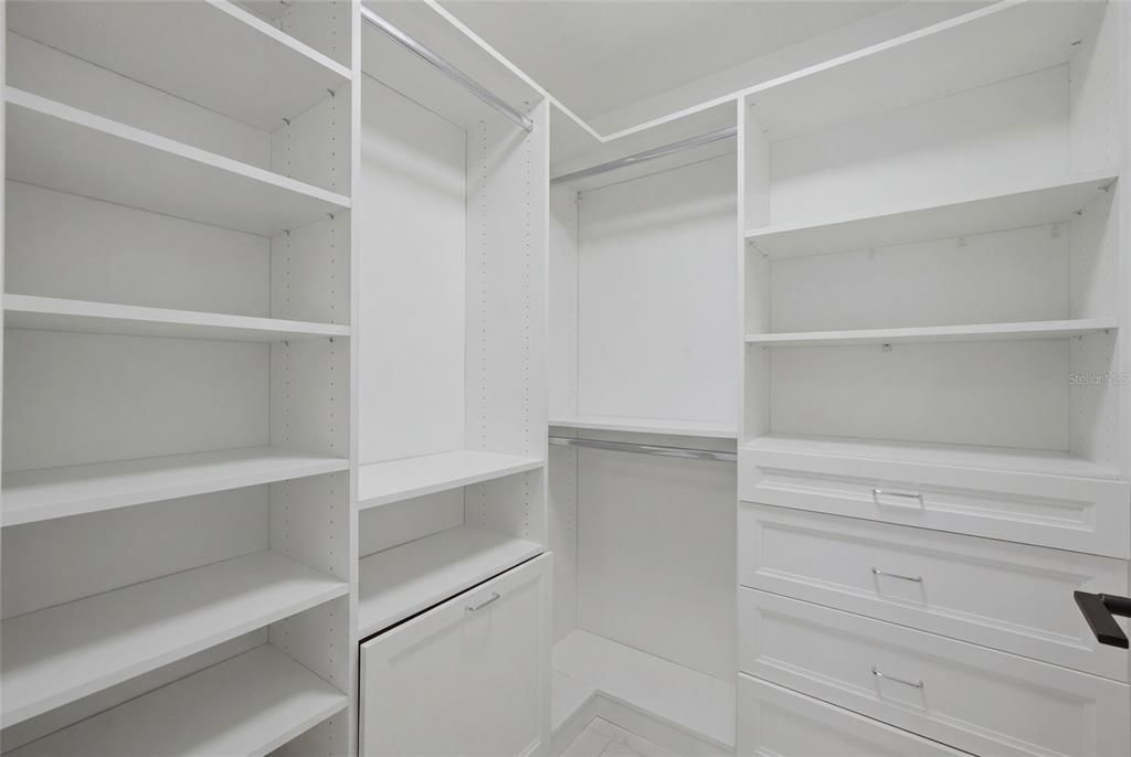 На продажу: $799,999 (2 спален, 2 ванн, 1232 Квадратных фут)
