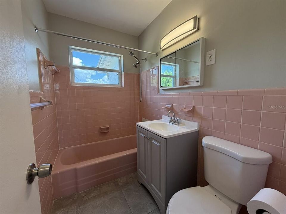 В аренду: $1,500 (3 спален, 1 ванн, 996 Квадратных фут)