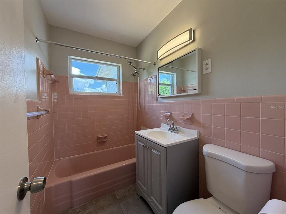 В аренду: $1,500 (3 спален, 1 ванн, 996 Квадратных фут)