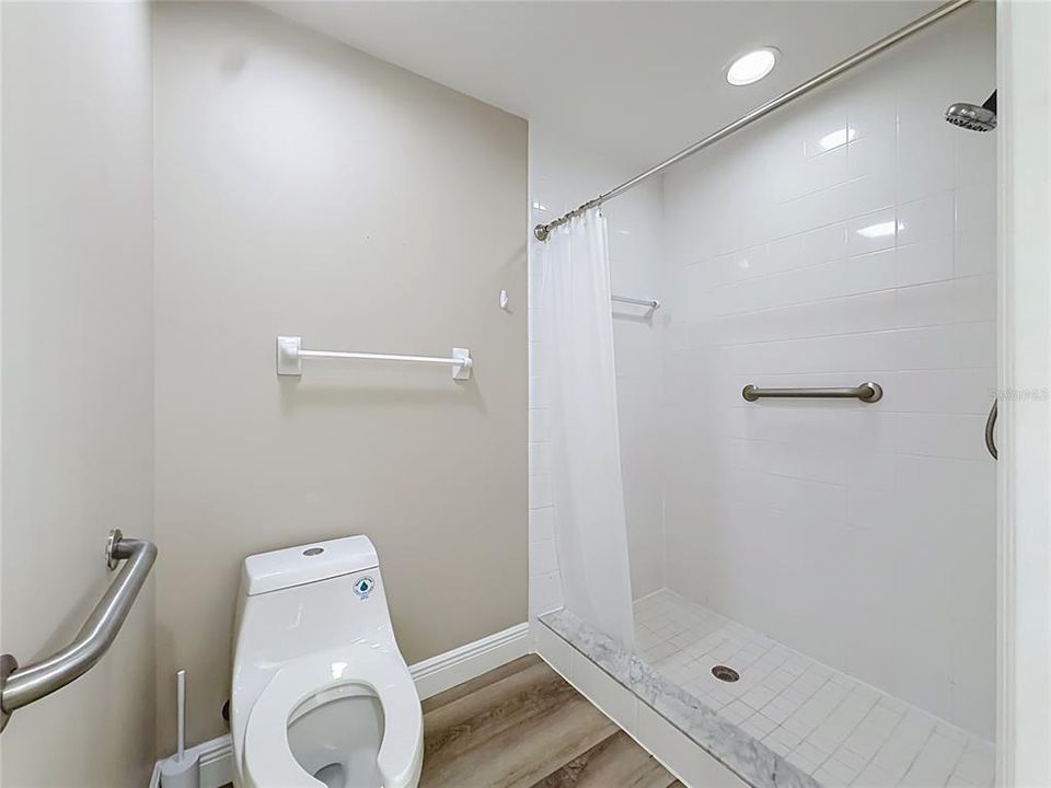 En Venta: $239,000 (2 camas, 2 baños, 1281 Pies cuadrados)