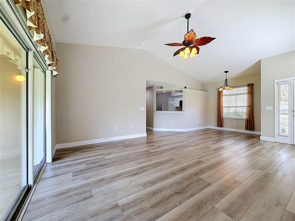 En Venta: $239,000 (2 camas, 2 baños, 1281 Pies cuadrados)