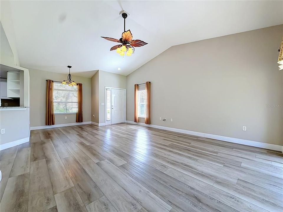En Venta: $239,000 (2 camas, 2 baños, 1281 Pies cuadrados)